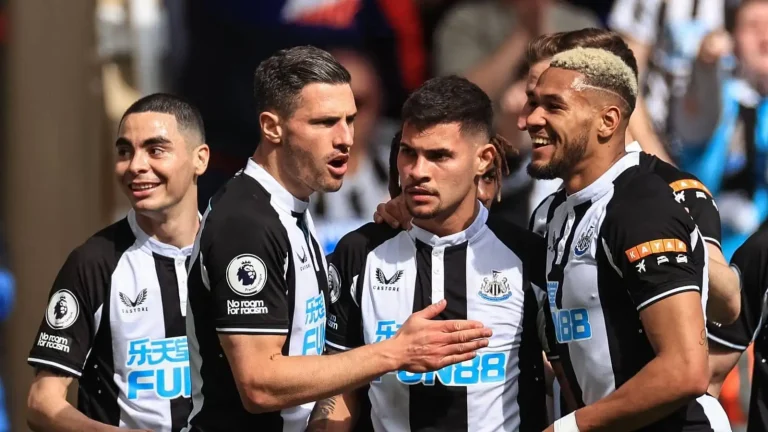 نيوكاسل يستعد لتغييرات كبيرة في خط الوسط