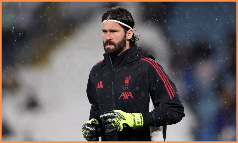 أليسون يدعم المدرب أرني سلوت في أوقات عصيبة لليفربول